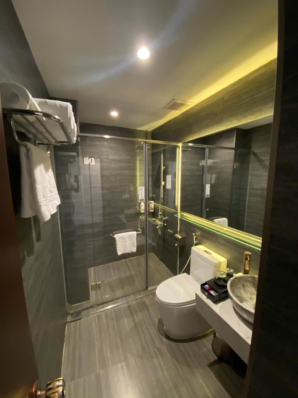 A25 Hotel - 14 Ho Huan Nghiep Хошимін Екстер'єр фото